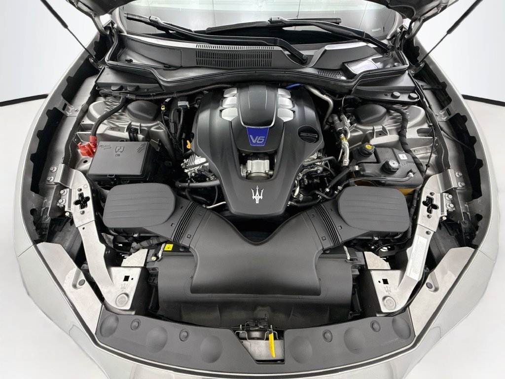 Used 2019 Grey Maserati S image 28