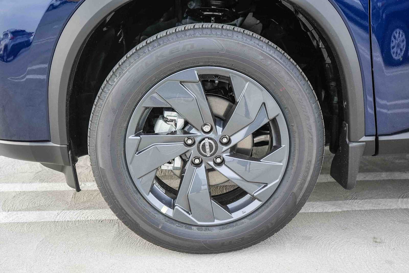 New 2026 Deep Ocean Blue Pearl Nissan SV image 11