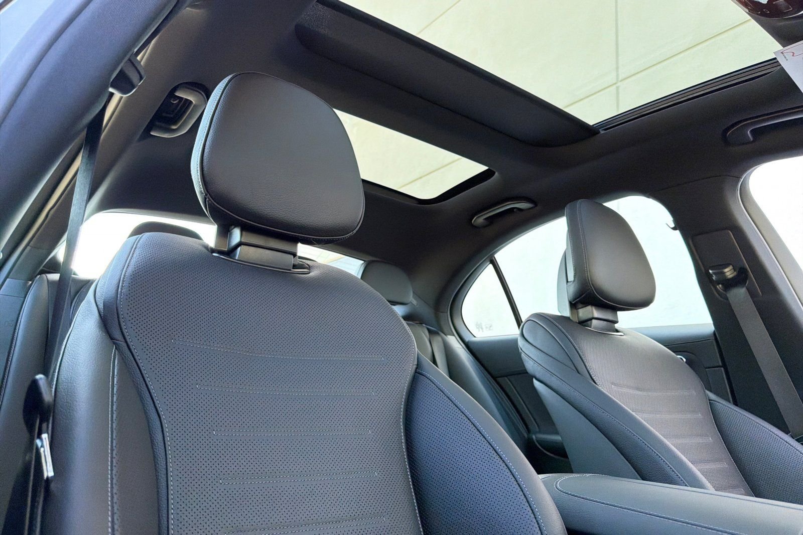 New 2026 MANUFAKTUR Alpine Grey Mercedes-Benz C 43 AMG® image 32