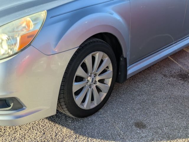 Used 2012 Silver Subaru 2.5i image 5