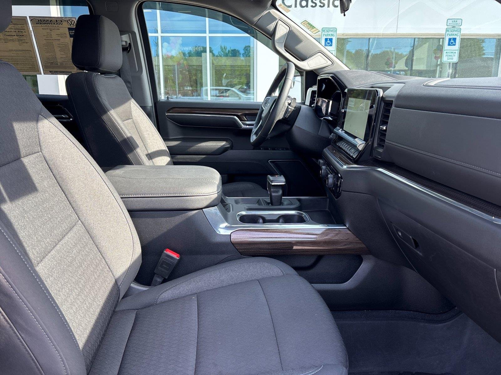 Used 2024 Summit White Chevrolet RST image 39