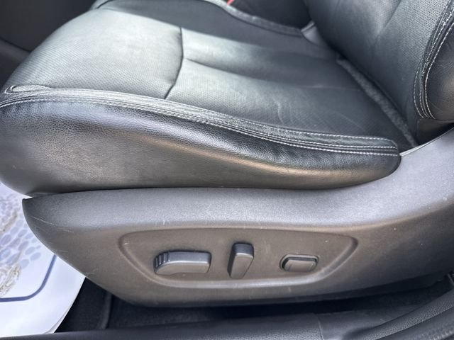 Used 2017 White Nissan SL image 16