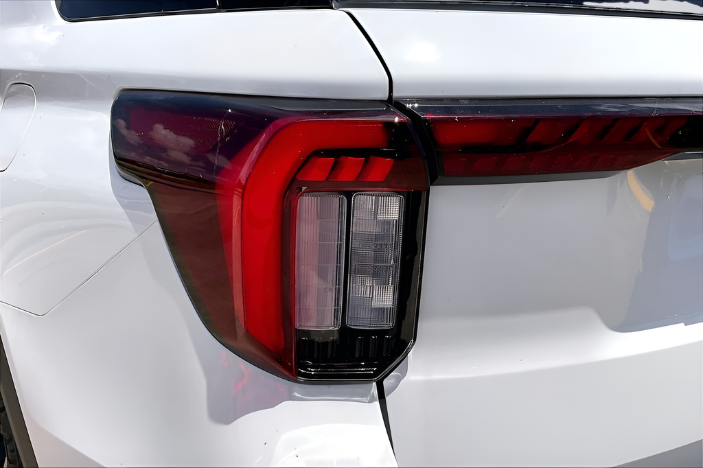 New 2026 Star White Metallic Tri-Coat Ford Tremor image 21