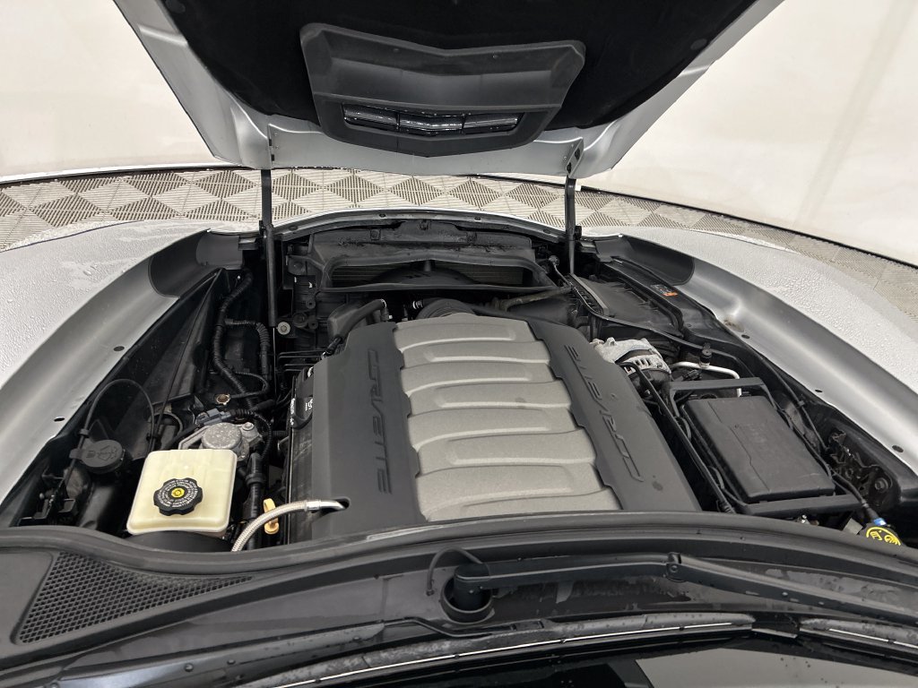 Used 2016 Silver Chevrolet Stingray image 11