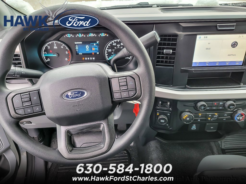 New 2026 Oxford White Ford F-450® XL image 10