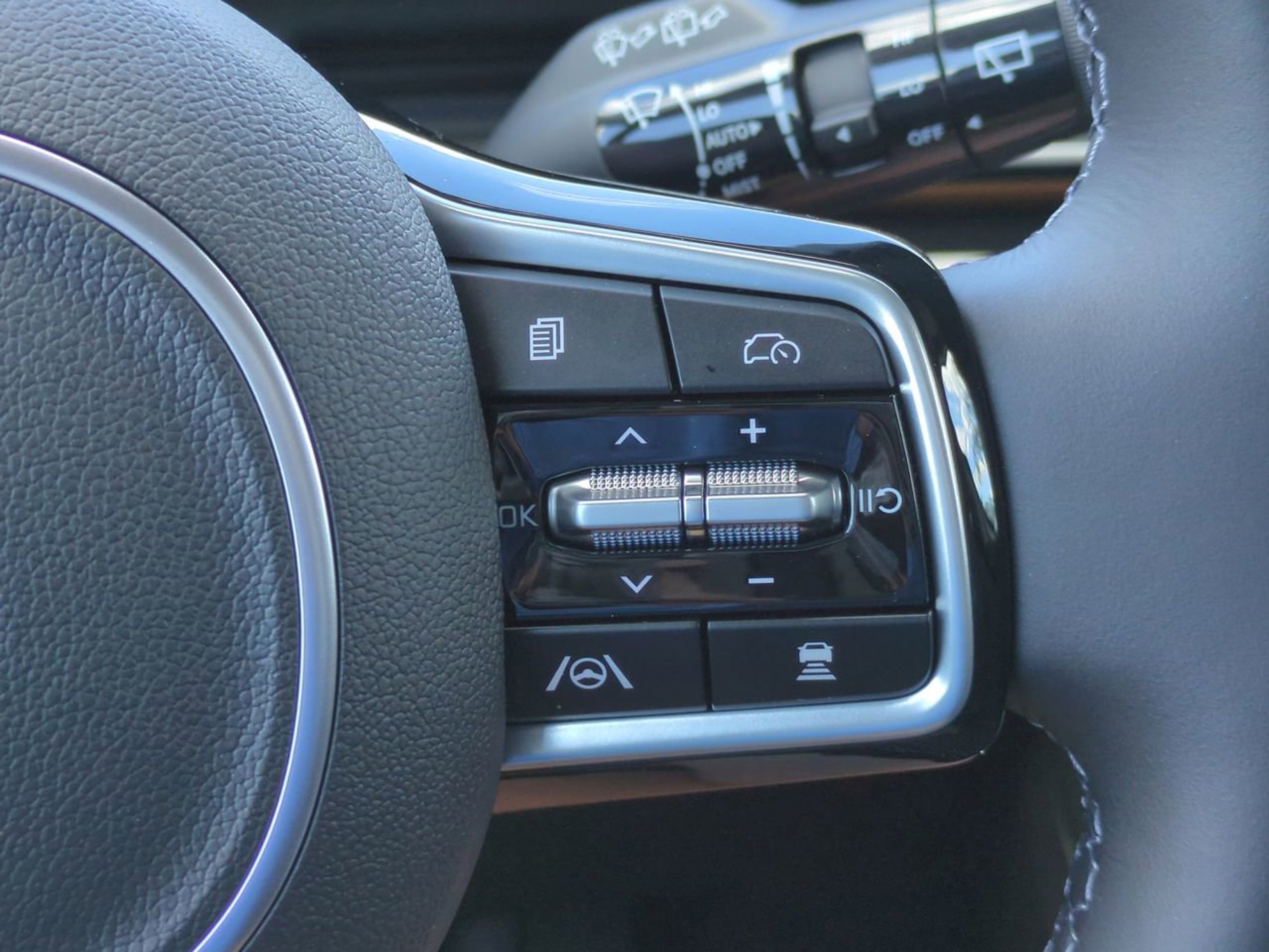 New 2026 Ivory Silver Kia SX Prestige image 31