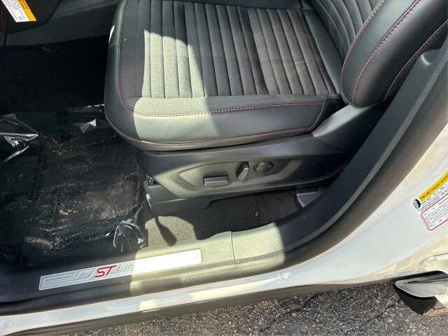 New 2026 Star White Metallic Tri-Coat Ford ST-Line image 18