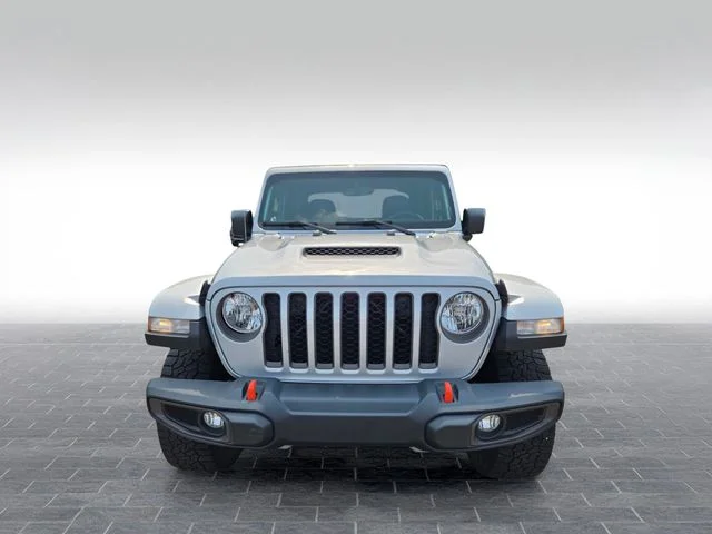 Used 2023 Silver Jeep Mojave image 2
