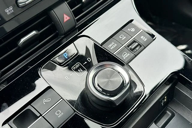 Used 2023 White Subaru Limited image 25