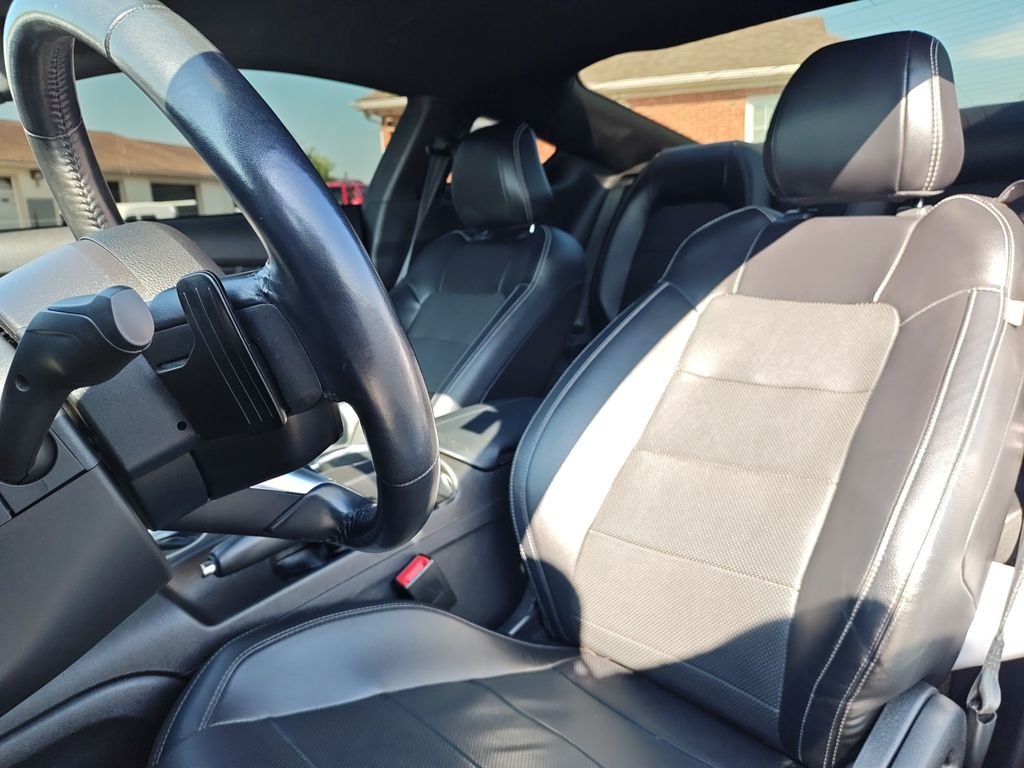 Used 2019 Silver Ford GT Premium image 13