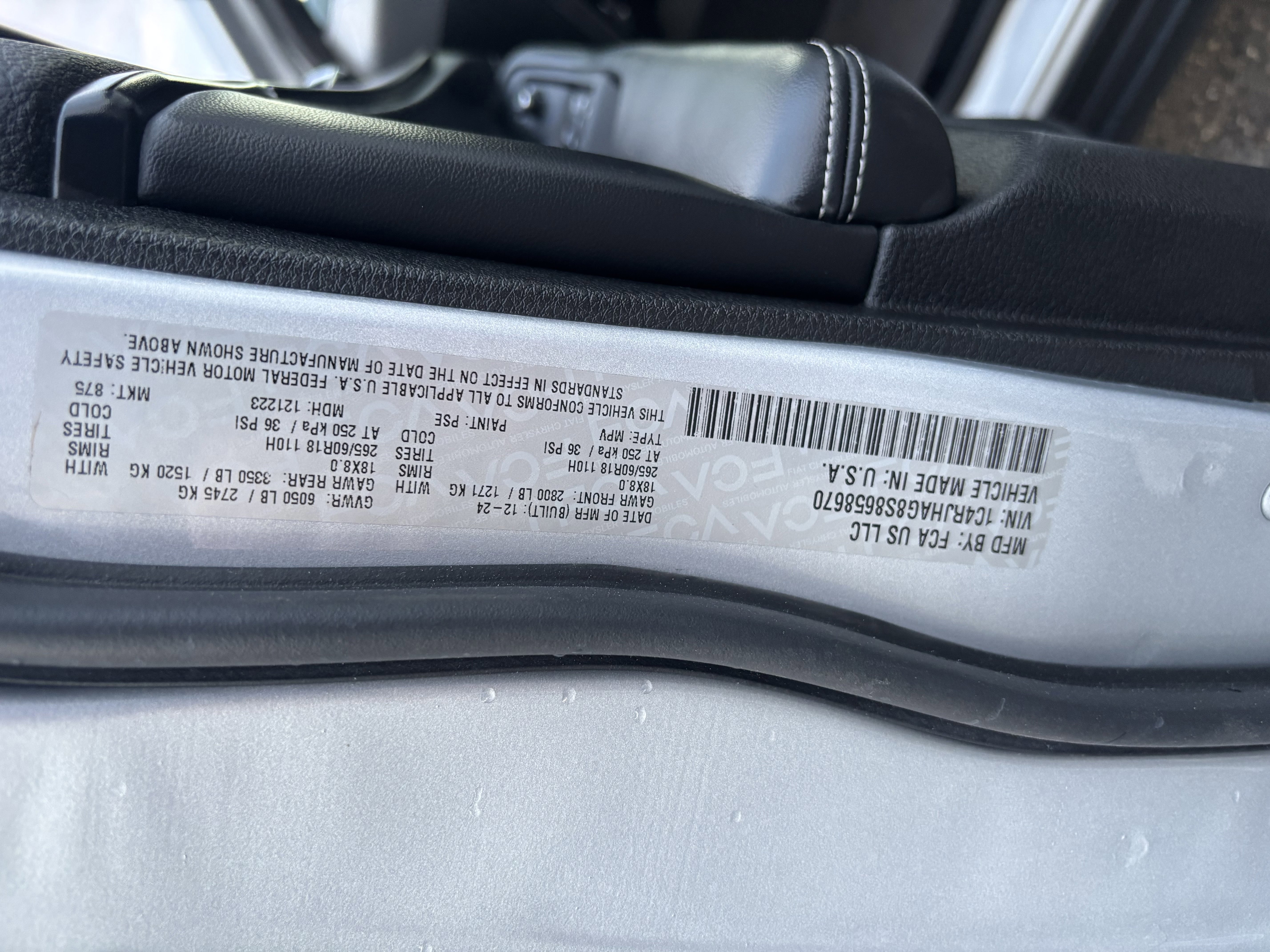 Used 2025 Silver Zynith Jeep Altitude image 28