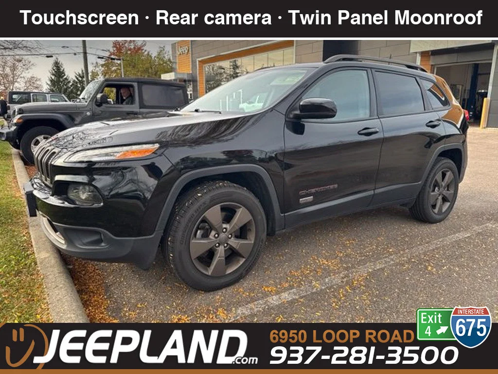 Used 2017 Diamond Black Crystal Pearlcoat Jeep Latitude image 1