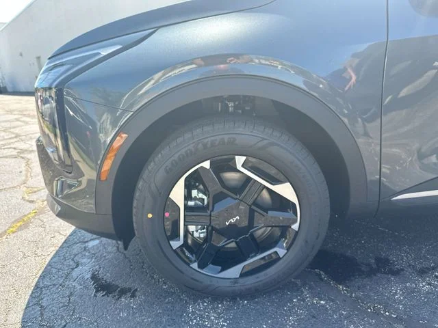 New 2027 Gravity Gray Kia S image 20