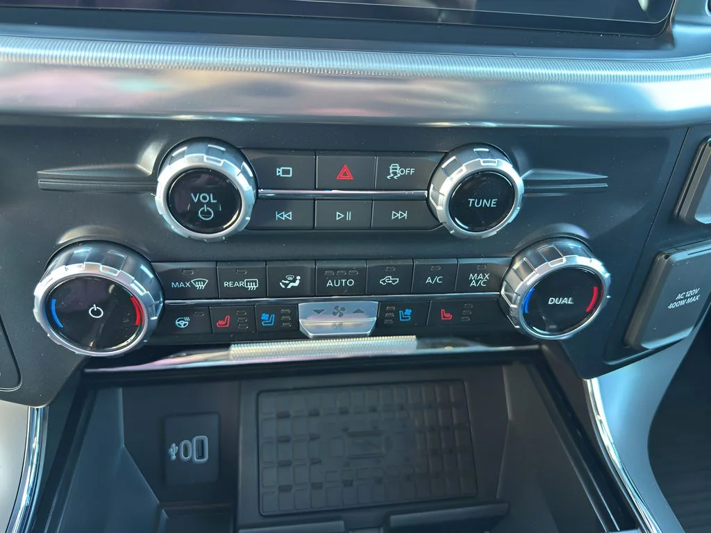 New 2025 Carbonized Gray Metallic Ford LARIAT image 23