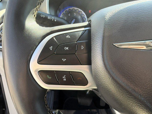 Used 2023 Brilliant Black Crystal Pearlcoat Chrysler Touring L image 13