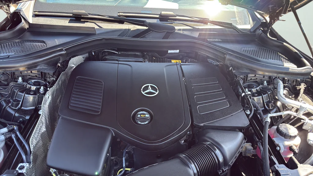 Used 2026 Gray Mercedes-Benz GLC 300 image 23