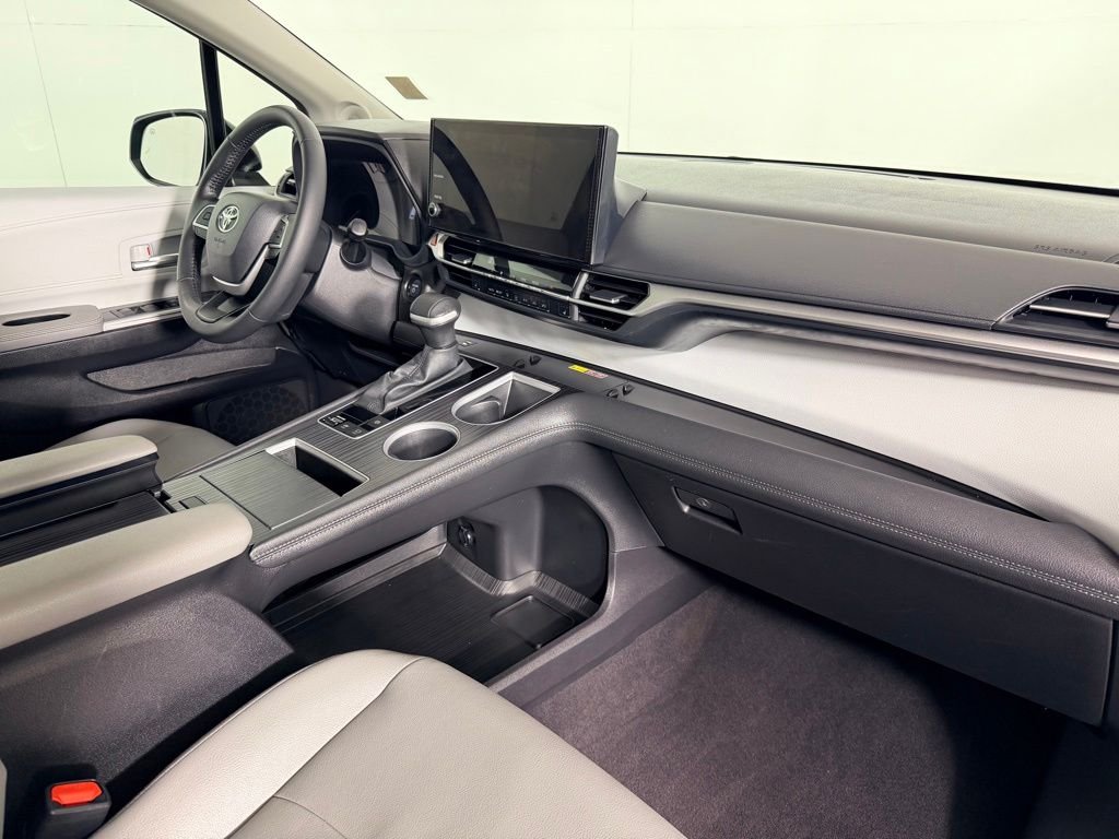 Certified Used 2025  Toyota XLE image 29