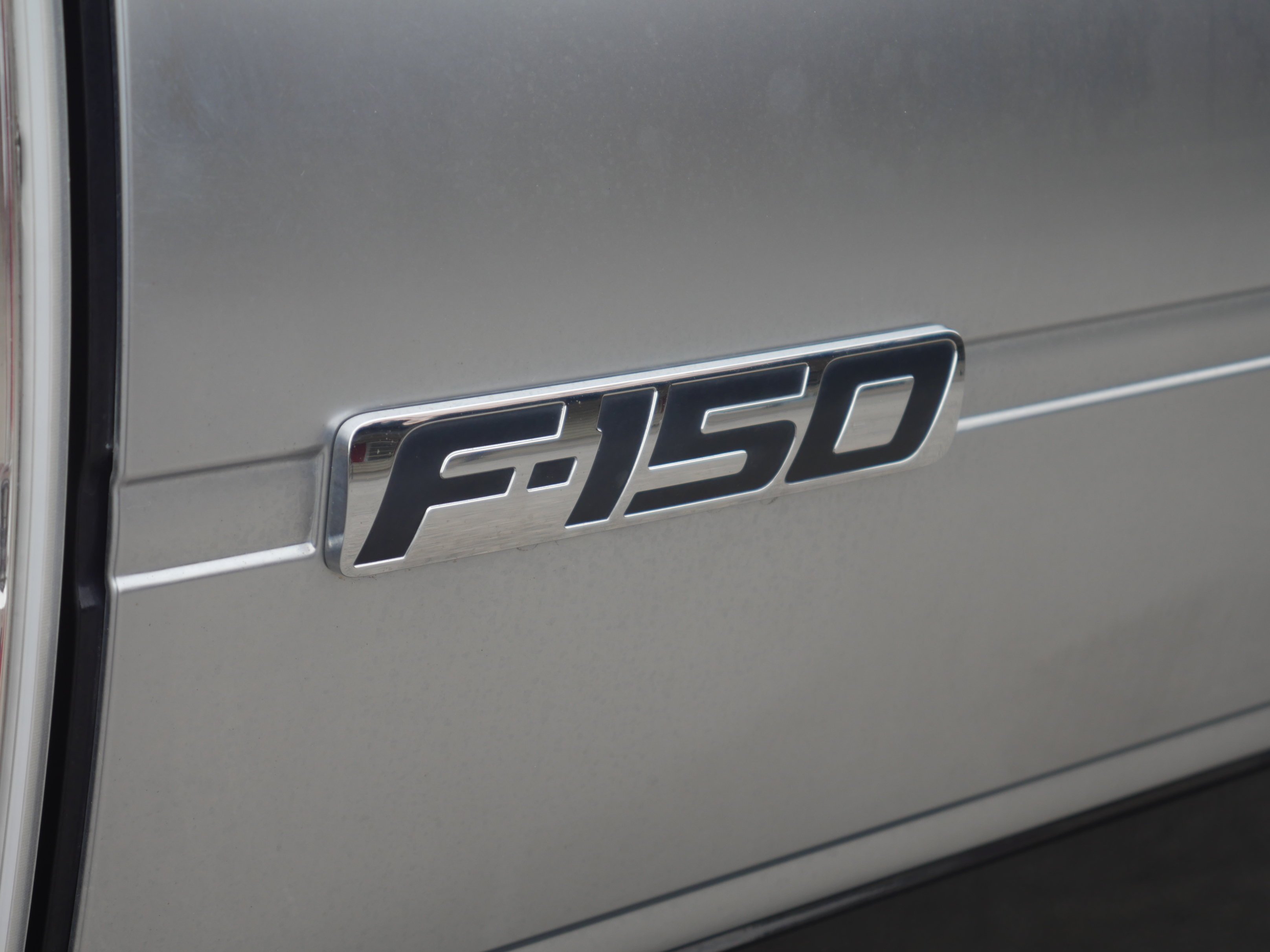 Used 2012 Tuxedo Black Metallic Ford Platinum image 7