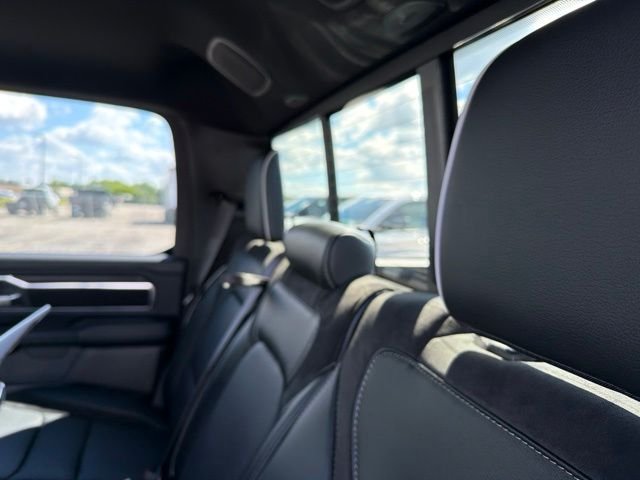 New 2027 Diamond Black Crystal Pearl-Coat Exterior Paint RAM Laramie image 8