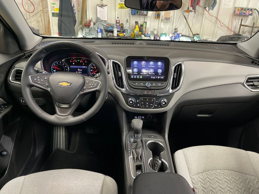 Used 2024 Summit White Chevrolet LT image 18
