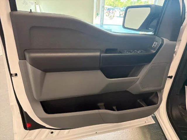 New 2026 Oxford White Ford XL image 31