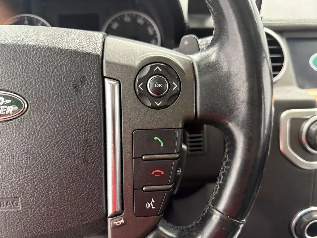 Used 2015 Black Land Rover Base image 18