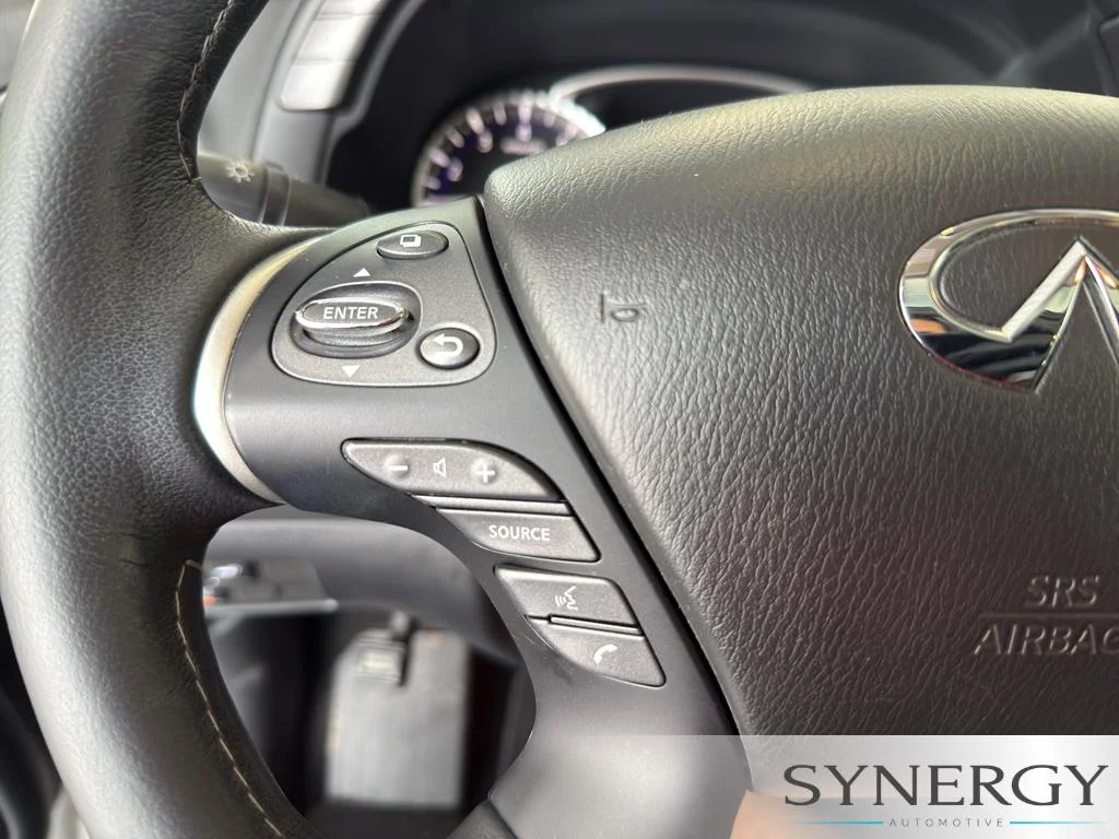 Used 2019 Liquid Platinum INFINITI LUXE image 18