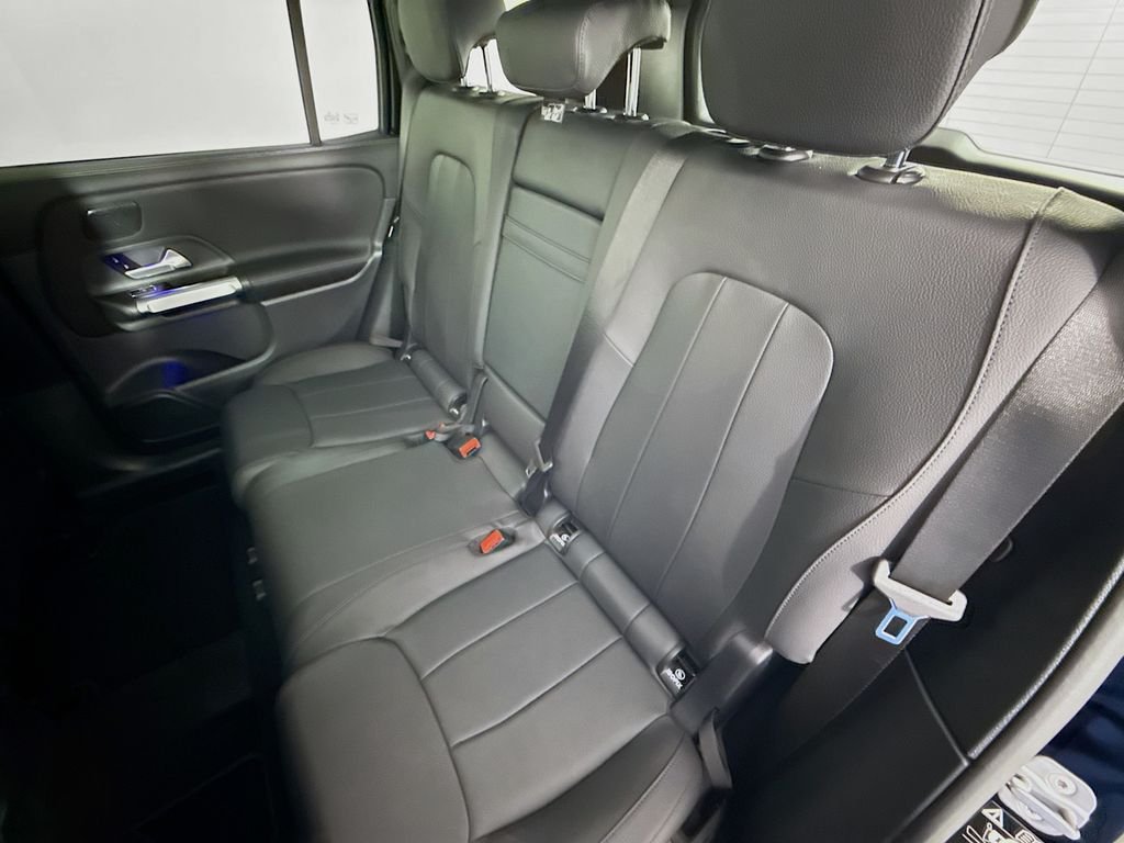 Used 2025 Black Mercedes-Benz GLB 250 image 25