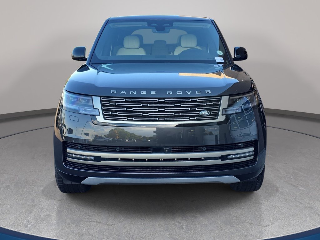 New 2027 Carpathian Grey Land Rover SE image 2