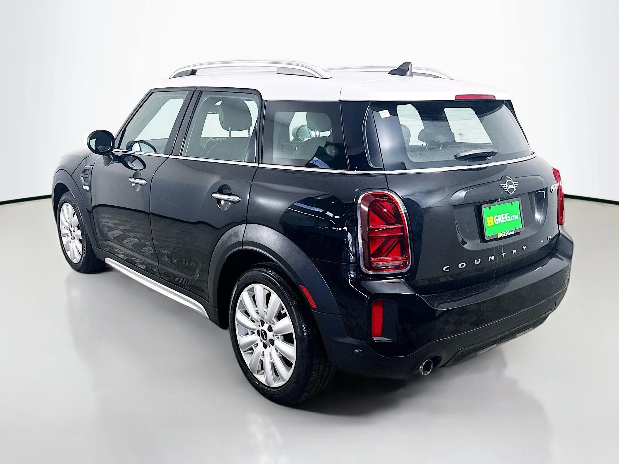 Used 2022 Midnight Black Metallic MINI Oxford Edition image 5