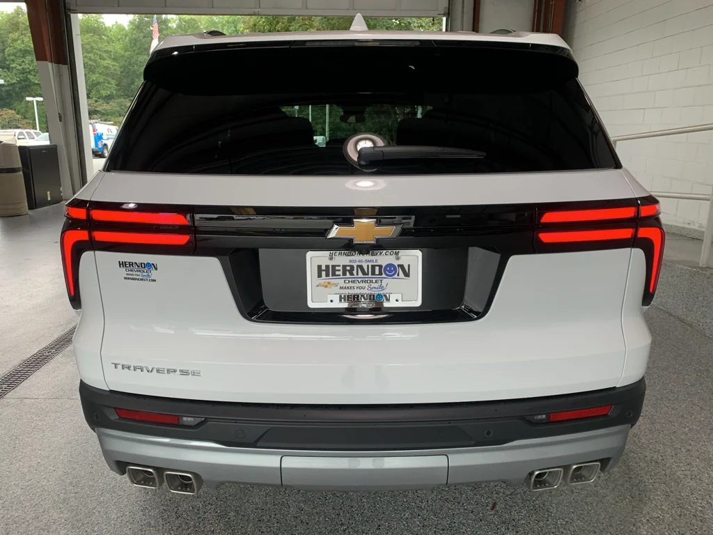 2027 Chevrolet Traverse LT - Photo 7