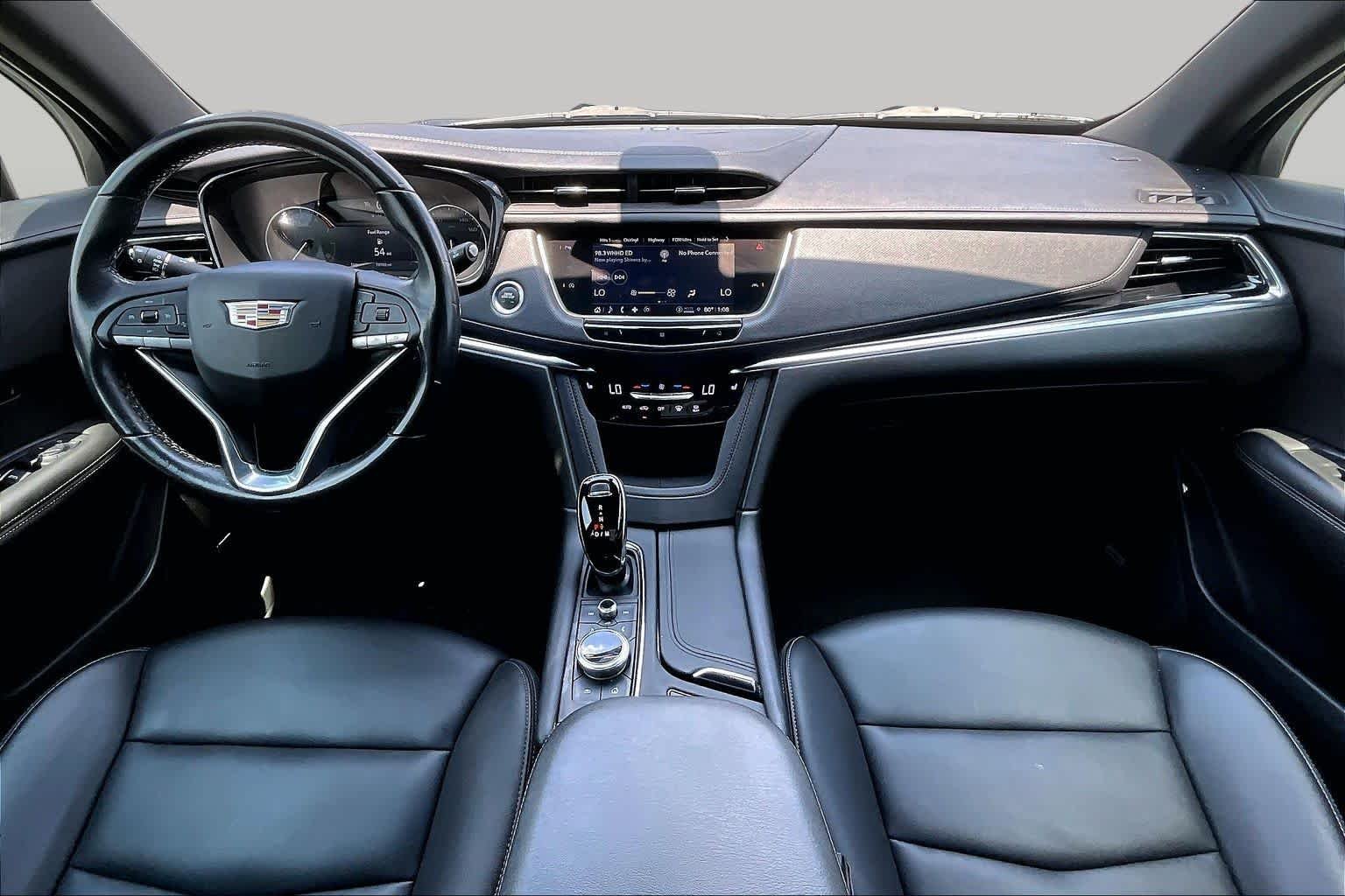 Used 2021 Crystal White Tricoat Cadillac Luxury image 16