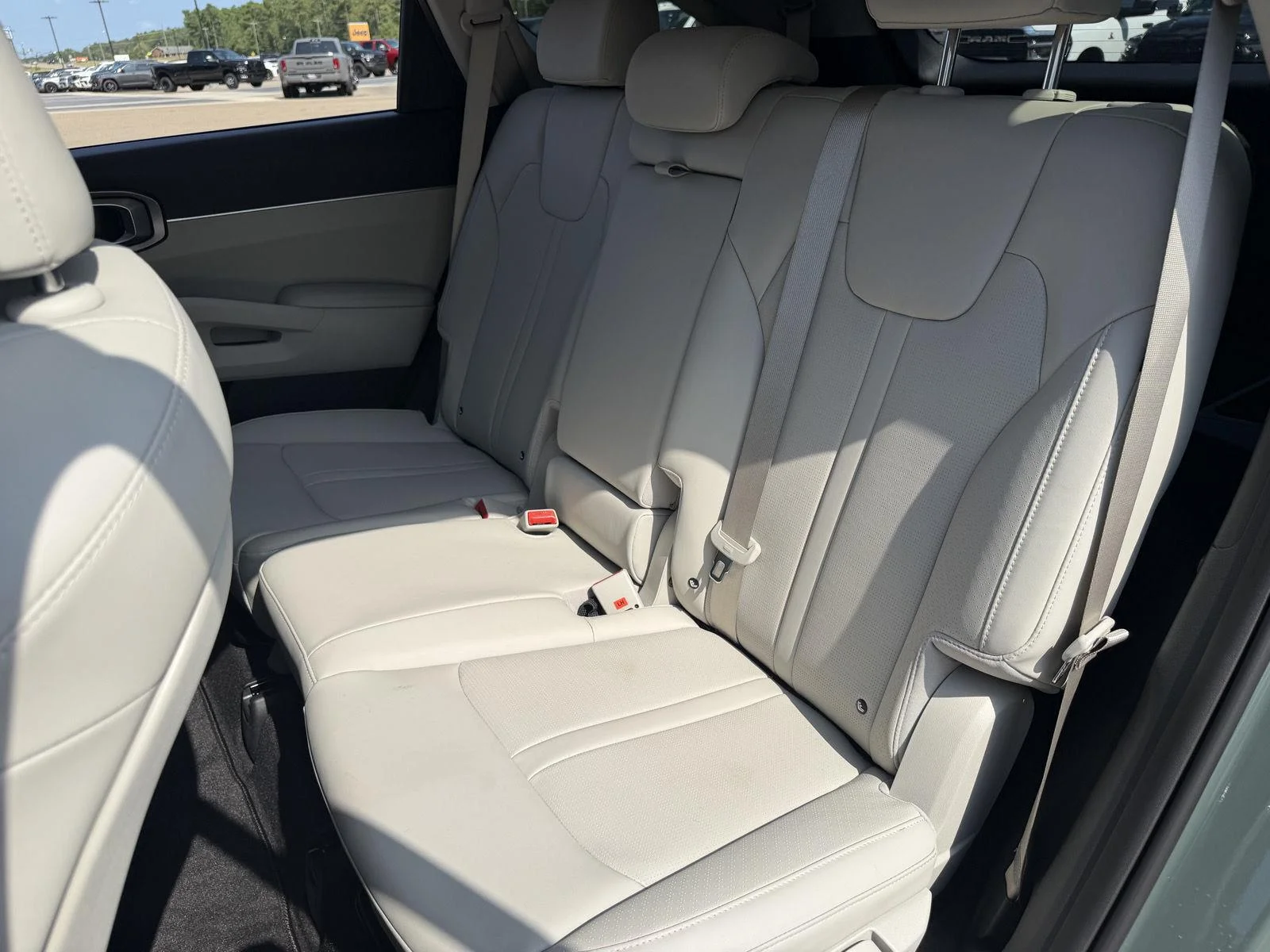 Used 2026 Cityscape Green Kia EX image 18