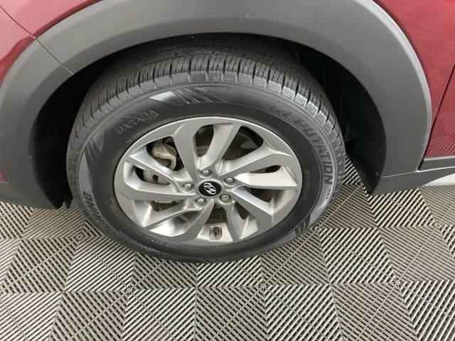 Used 2017 Red Hyundai SE image 27
