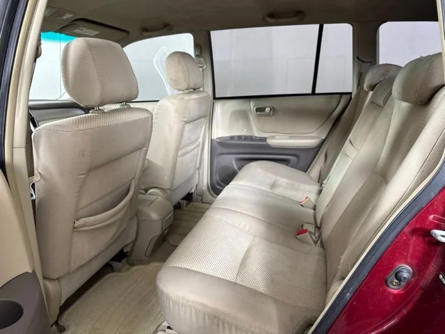 Used 2004 Red Toyota Base image 12