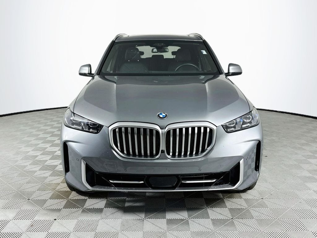 Used 2025 Gray BMW sDrive40i image 2