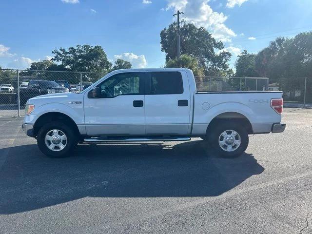 Used 2010  Ford XLT image 2
