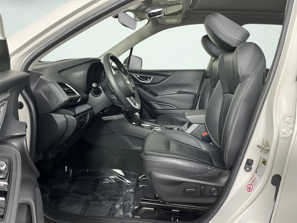 Used 2020 Crystal White Pearl Subaru Limited image 10