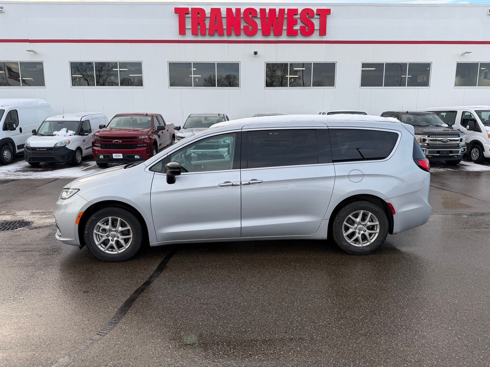 Certified 2024 Chrysler Pacifica Touring L with VIN 2C4RC1BG1RR129172 for sale in Minneapolis, Minnesota