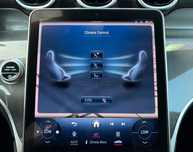 Certified Used 2024  Mercedes-Benz GLC 300 image 24