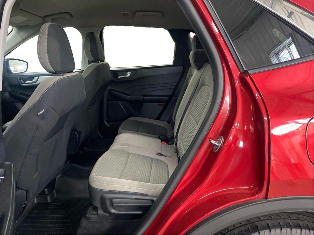 Used 2021 Red Ford SE image 8