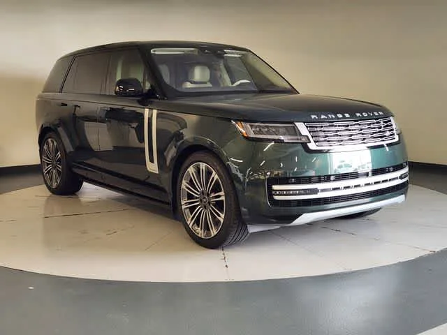 Used 2023 Belgravia Green Metallic Land Rover Autobiography image 7