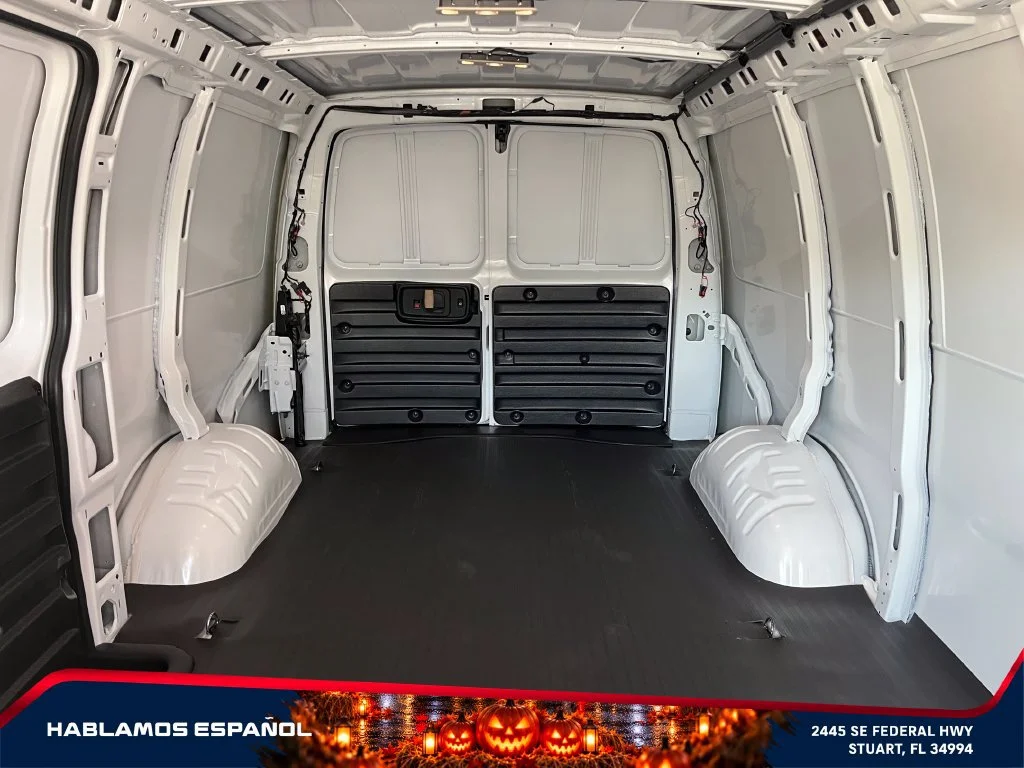 New 2026 Summit White GMC Work Van image 22