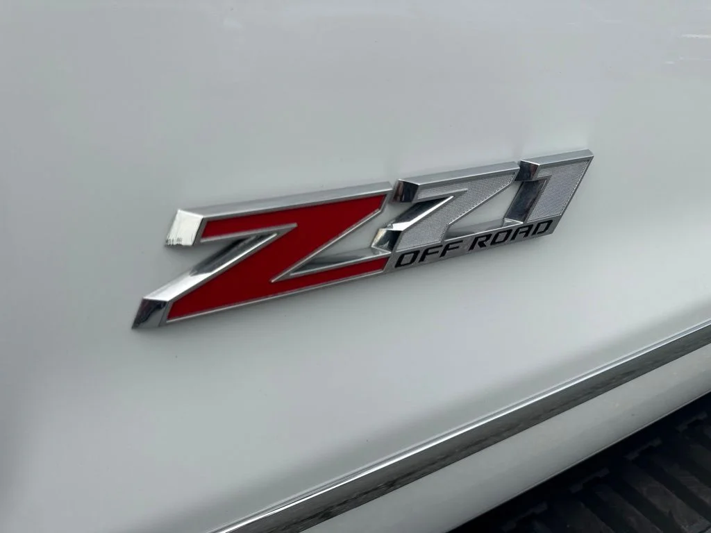 Used 2018 White Chevrolet LT image 23