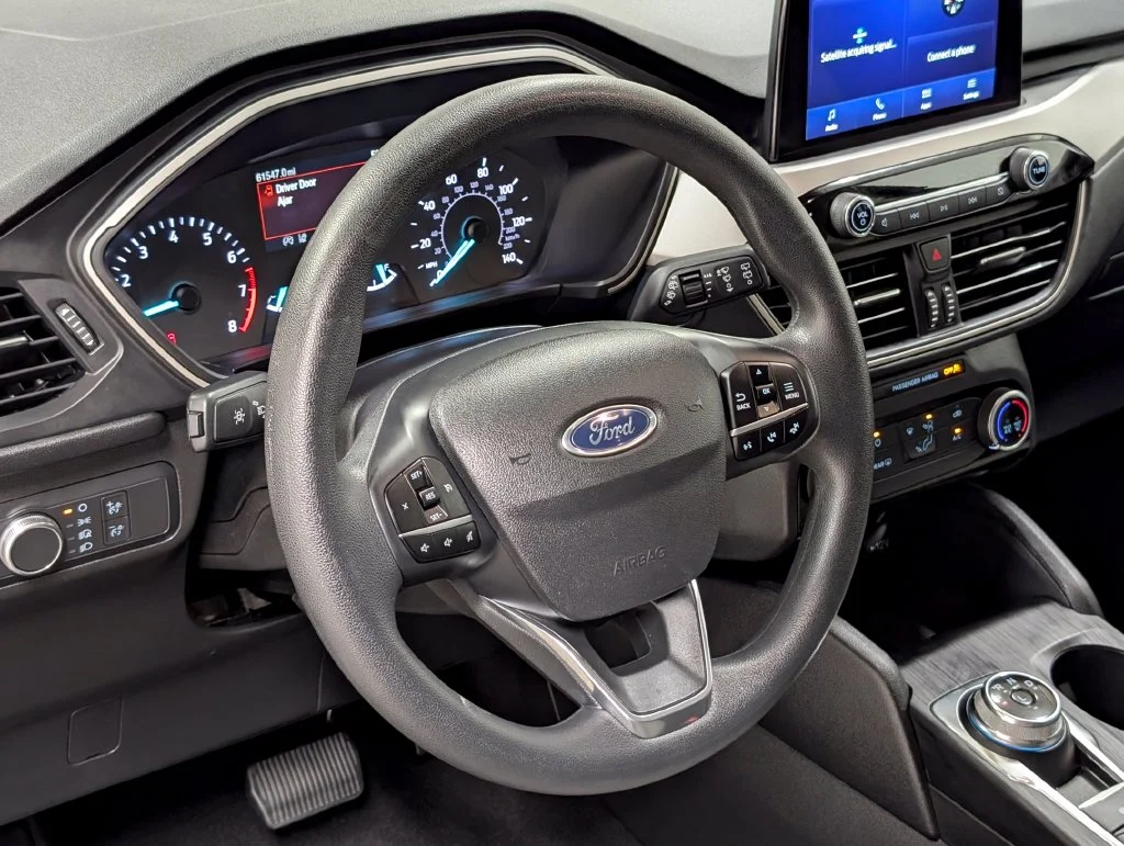 Certified Used 2022 Atlas Blue Metallic Ford SE image 9