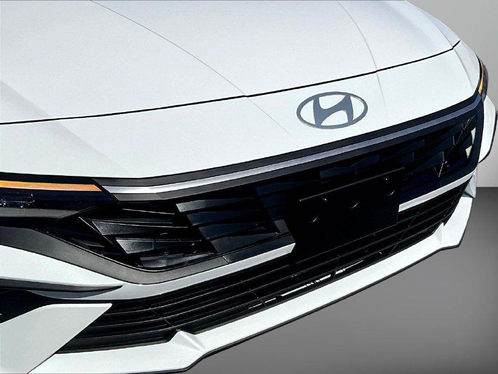 New 2026 White Hyundai Blue image 28