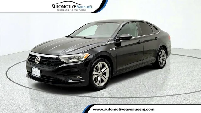 2021 Volkswagen Jetta R-Line Automatic w/ Cold Weather Pkg