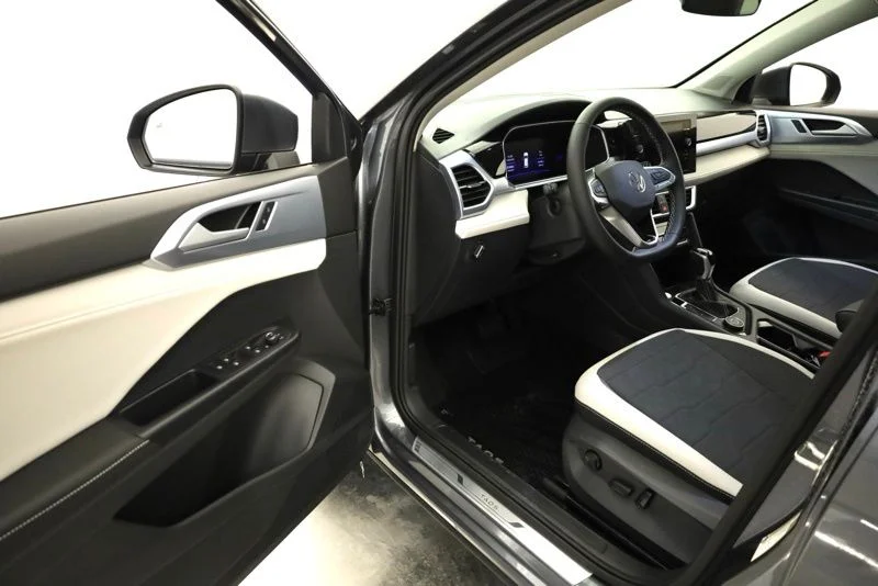 New 2026 Gray Volkswagen 1.5T SE image 9