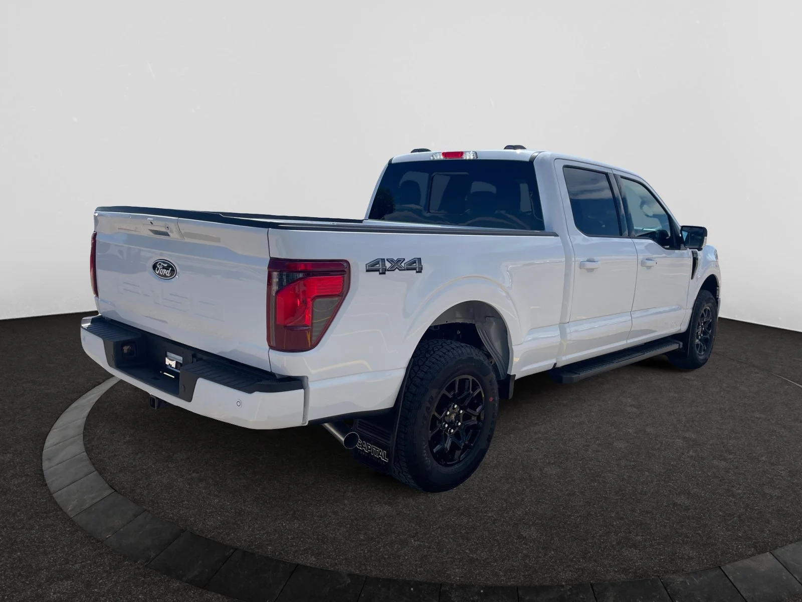 New 2026 Oxford White Ford XLT image 5