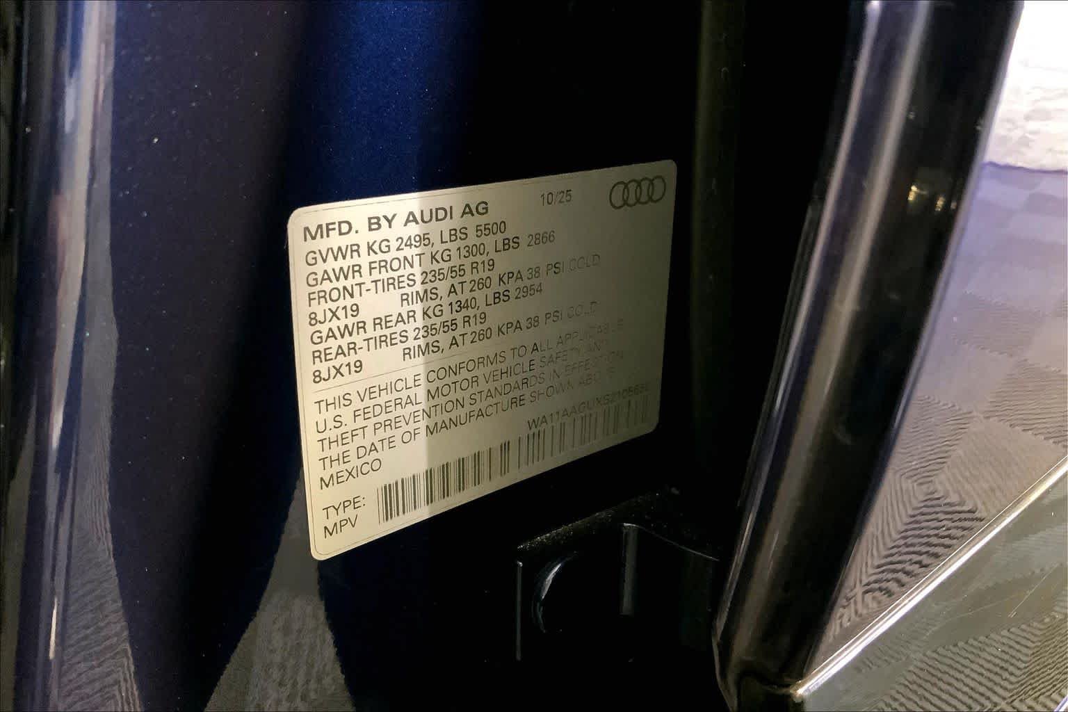 Used 2025 Navarra Blue Metallic Audi Premium image 34